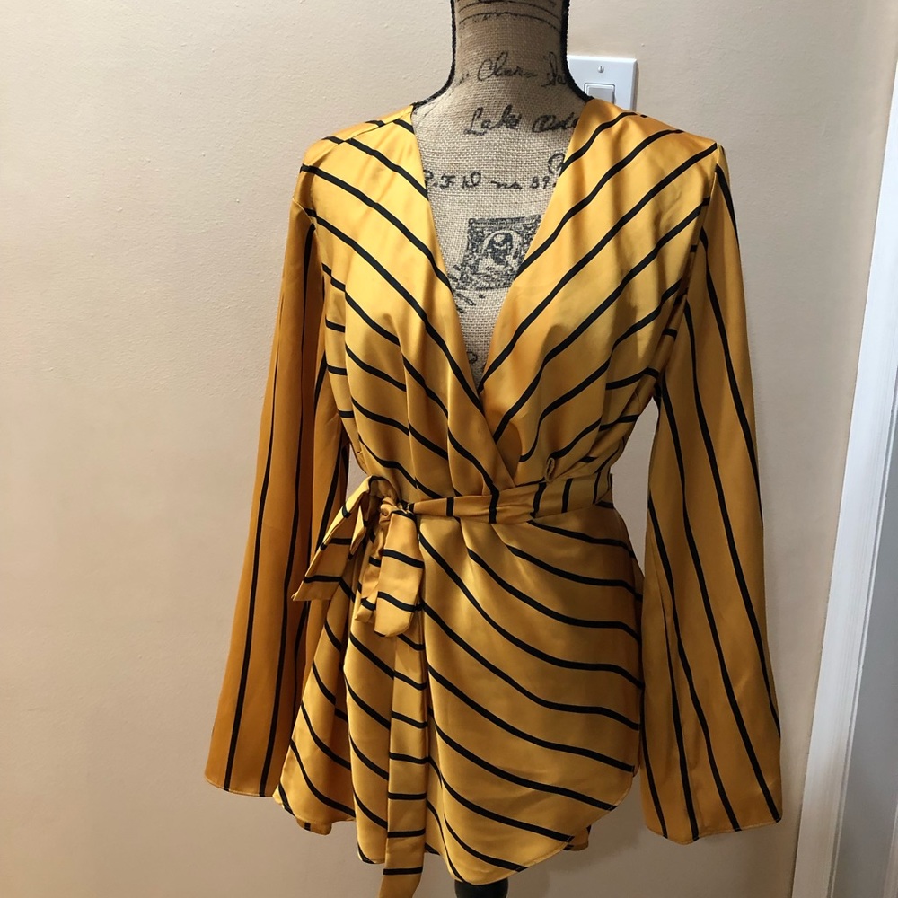 Bell sleeve wrap top *